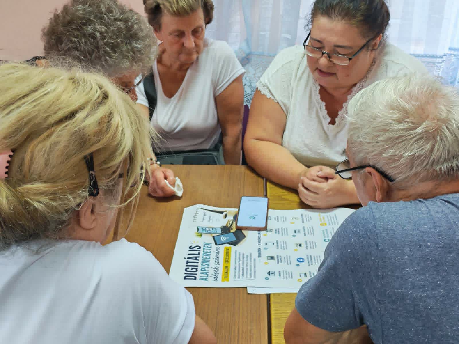 Digitális alapismeretek idősek számára